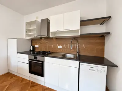 Stan 40,6 m², Turnić - južna orijentacija i lođa - 3