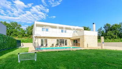 Haus 243 m², Juršići - Pool und Jacuzzi
