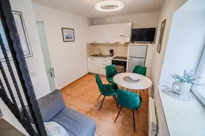 Stone house 60 m², Umag - 20 m from the sea and promenade - 5