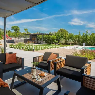 Villa 350 m², Dubrava near Šibenik, privacy and peace - 8