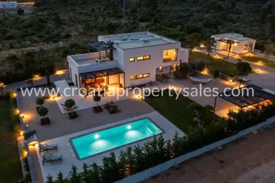 Vila 350 m², Dubrava pokraj Šibenika, privatnost i mir