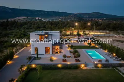 Villa 350 m², Dubrava near Šibenik, privacy and peace - 2