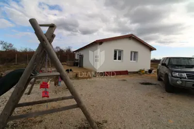 Kuća 10.350 m², Smoljanci - velika okućnica i intima - 5