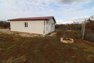 Kuća 10.350 m², Smoljanci - velika okućnica i intima - 2