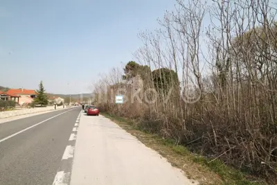 Prapatnica, land 2.5ha with ruined stone buildings, for sale - 3