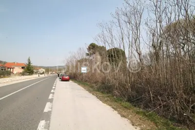 Prapatnica, zemljište s kamenim objektima 2,5 ha. - 3