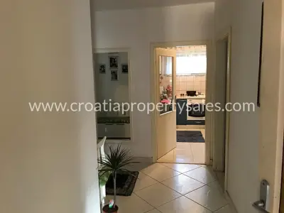 Kuća, Brač, 220 m², 530 000 € - 3