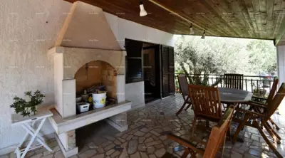 House 330 m², Kukci - large yard 2,100 m² - 4