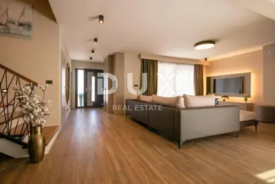 House for sale in Nova Vas, 178,7 m² - 16