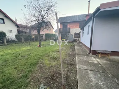 House 201 m², Donja Dubrava - for renovation and investment