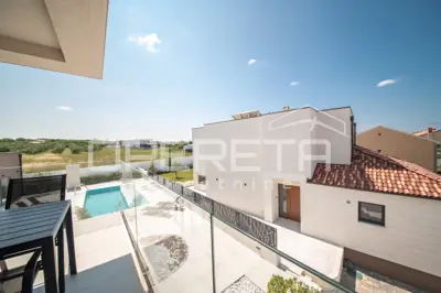 Gebäude 475 m², Vrsi - Pool und Sommerküche