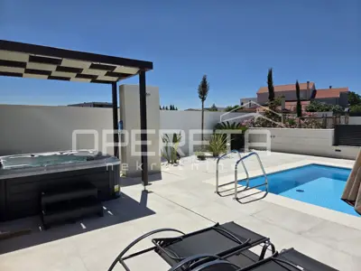Gebäude 475 m², Vrsi - Pool und Sommerküche - 2