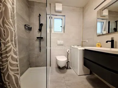 Apartman 100 m od mora i centra Malinske, dvije spavaće sobe - 15