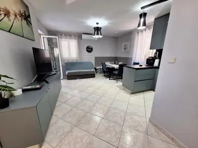 Apartman 100 m od mora i centra Malinske, dvije spavaće sobe - 9
