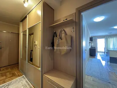 Stan 68 m², centar Makarske, pogled na more - 8