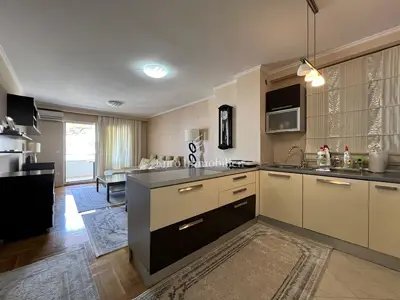 Apartment 68 m², center of Makarska, sea view