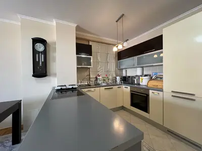 Stan 68 m², centar Makarske, pogled na more - 10