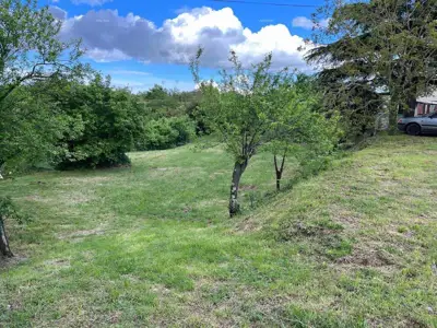 Građevinsko zemljište 1 137 m², Kanfanar, prilazni put - 2
