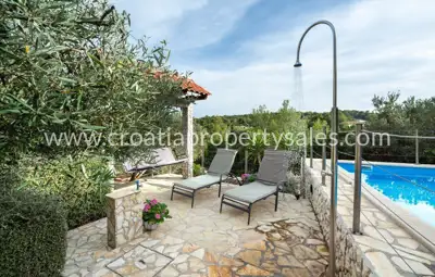 House, Otok Vis, 255 m², 900 000 € - 3