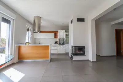 Haus zum Kauf in Centar, 250 m² - 9