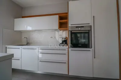 Haus zum Kauf in Centar, 250 m² - 11