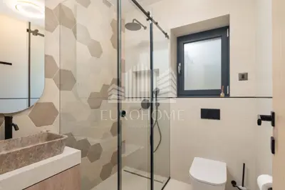 Split, Podstrana, urbane Villa mit Pool, Meerblick - 10