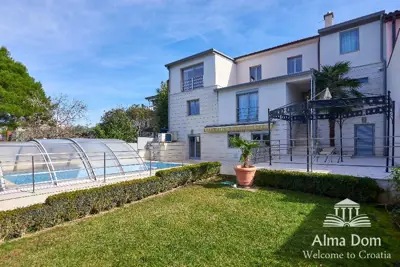 Villa mit 3 Etagen, Stoja, Pula - direkter Zugang zum Meer