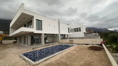 Vila 251 m², Kaštel Sućurac - pogled na more - 3