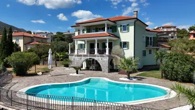 Vila 530 m², Pobri - panoramski pogled na Kvarner