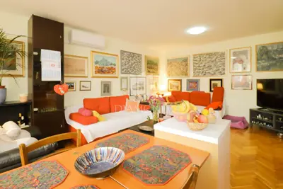 Apartment 141 m², Donji grad - 4 rooms and parking - 16