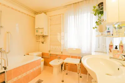 Apartment 141 m², Donji grad - 4 rooms and parking - 12
