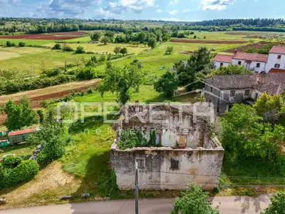 Old house 150 m², Vižinada - investment for a tourist project - 5