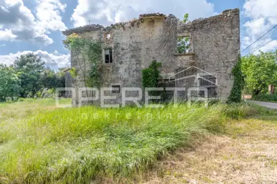 Old house 150 m², Vižinada - investment for a tourist project - 12