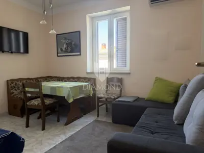 Stan 57 m², centar Labina - 2 spavaće sobe i terasa