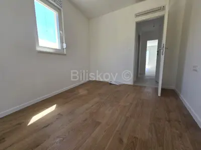 K.Novi, 1soban stan, novogradnja, garaža, vrt