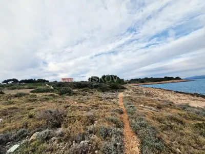 Šolta Nečujam, Baugrundstück 1. Reihe zum Meer, Verkauf