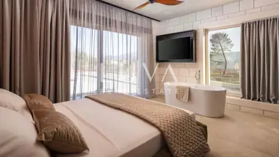 Villa 240 m², Prisoje - pool and tennis court - 9