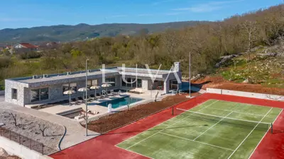 Villa 240 m², Prisoje - Pool und Tennisplatz
