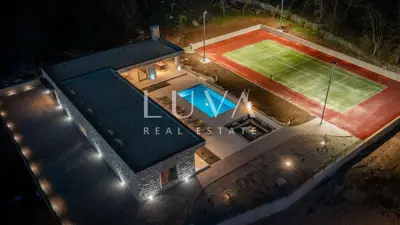 Villa 240 m², Prisoje - pool and tennis court - 16