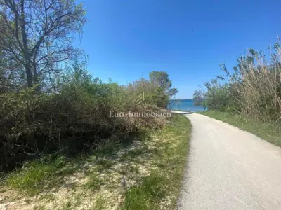 Baugrundstück in erster Reihe zum Meer, Ražanac