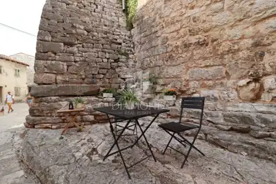 Kamena kuća 57 m², Bale - starogradska jezgra