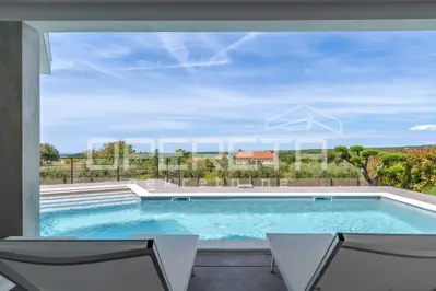 House 181 m², Sveti Lovreč - pool and sea view - 20
