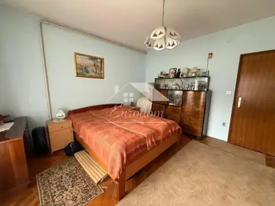 Kuća 400 m², Zaprešić Centar - 3 stambene jedinice - 22