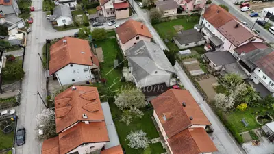Kuća 400 m², Zaprešić Centar - 3 stambene jedinice - 6