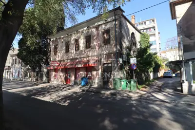 Etaža kuće za adaptaciju u Centru grada - 2