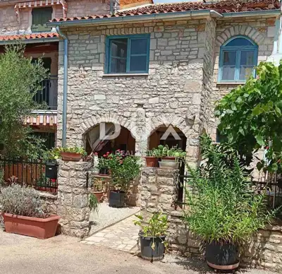 Stone house 105 m², Poreč - three floors and 3 bedrooms