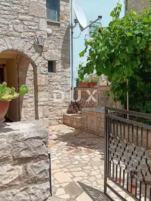 Stone house 105 m², Poreč - three floors and 3 bedrooms - 2