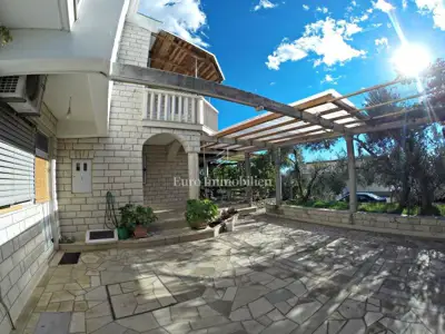 Kuća 428 m², Veliko Brdo - pogled na more i 7 apartmana - 19