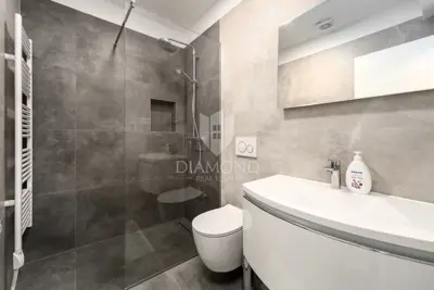 Stan 98,87 m², Poreč - 500 m od mora - 10