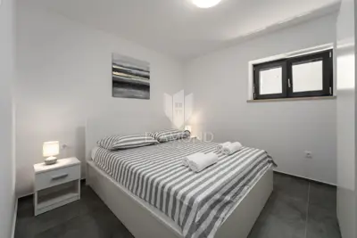Stan 98,87 m², Poreč - 500 m od mora - 11